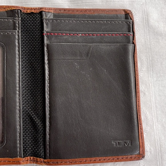 Tumi Bifold Card Case with ID Window - Picture 10 of 10